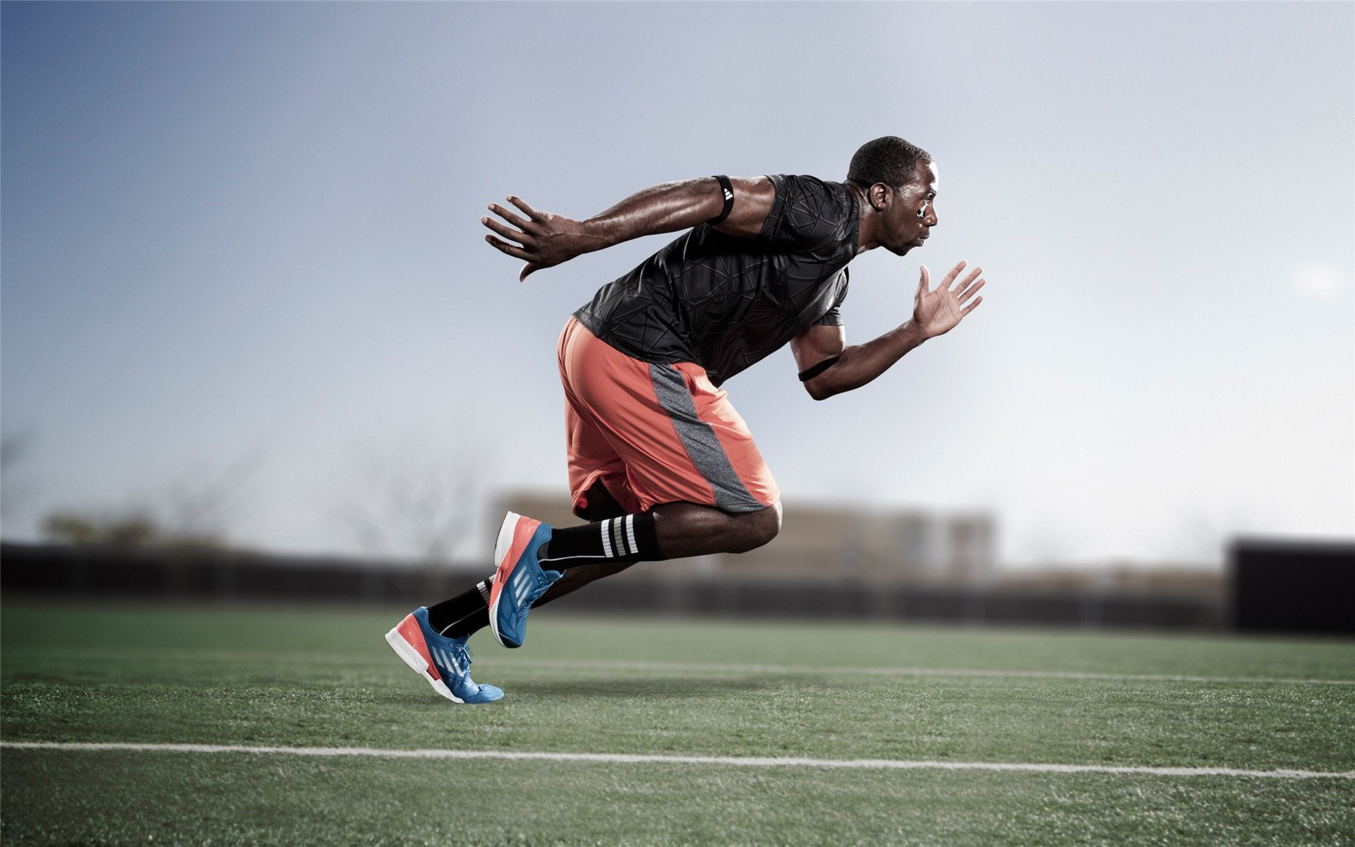 当德国战车遭遇突尼斯雄鹰,C罗的教科书式表现如何重新定义现代前锋