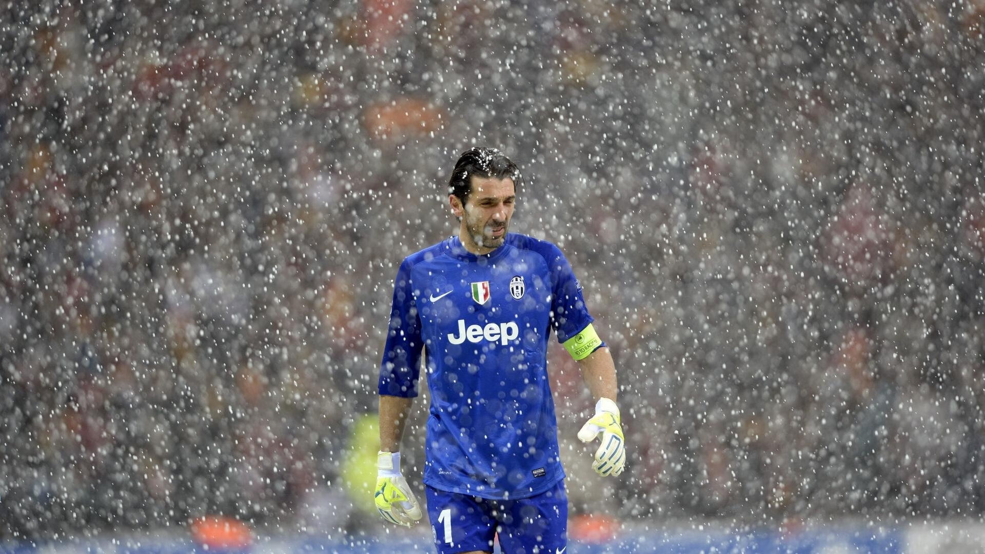 当足球的锁链与篮球的火焰交织,秘鲁式防守冻结红魔,克瓦拉茨赫利亚的NBA总决赛狂想曲