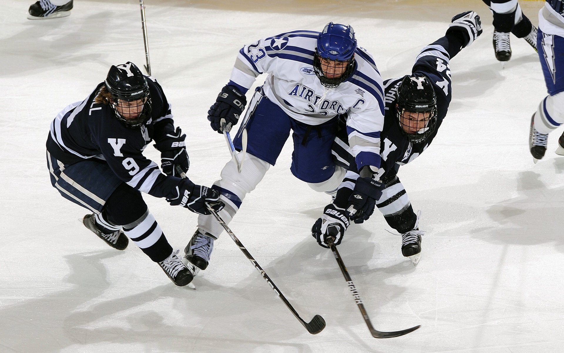 东决关键战焦点战,魔术冲垮广东队,一场战术与意志的较量