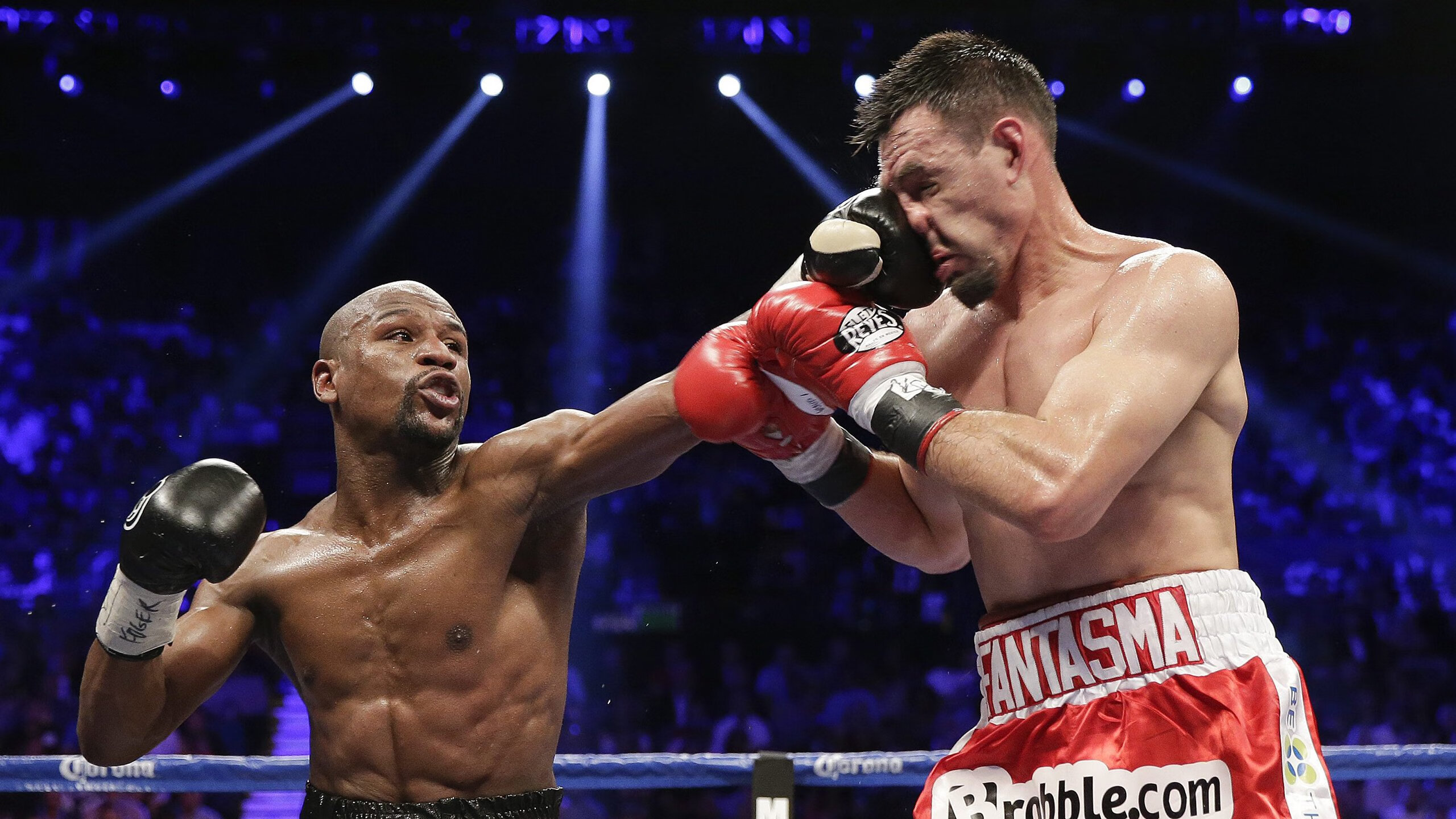 湖人轻取火箭展团队深度，利拉德火热状态再证巨星本色